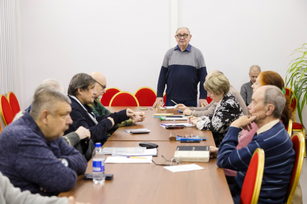 ЗАСЕДАНИЕ ЛИТО В ЦДРА ПОСВЯТИЛИ ДНЮ ГЕРОЕВ ОТЕЧЕСТВА