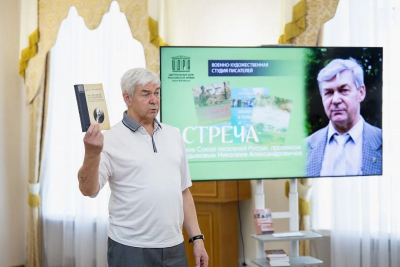 В ЦДРА ВОЕННОСЛУЖАЩИЕ ВСТРЕТИЛИСЬ С ПРОЗАИКОМ НИКОЛАЕМ СТАРОДЫМОВЫМ